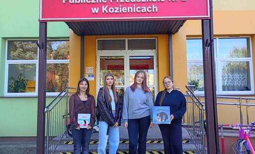 Zdjęcie do Szkolne koło biblioteczne odwidziło Publiczne Przedszkole Nr. 2