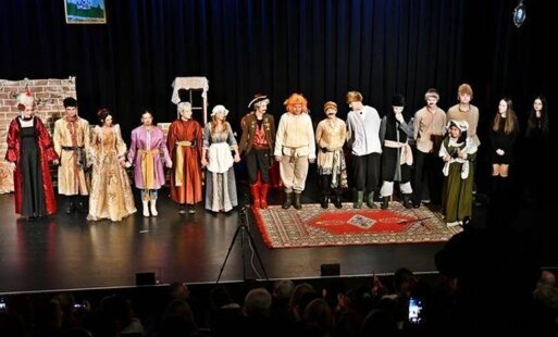 Zdjęcie do Premiera "Zemsty" w wykonaniu uczni&oacute;w I LO